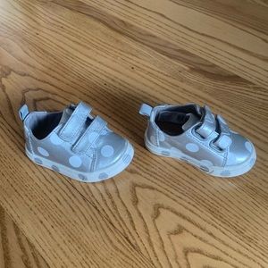 Toms infant/toddler shoes - size 4